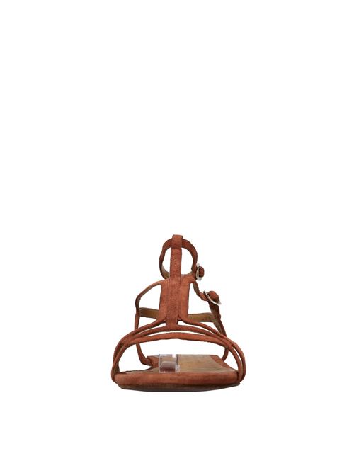  CHIE MIHARA | YAEL40 ANTEBBRICK